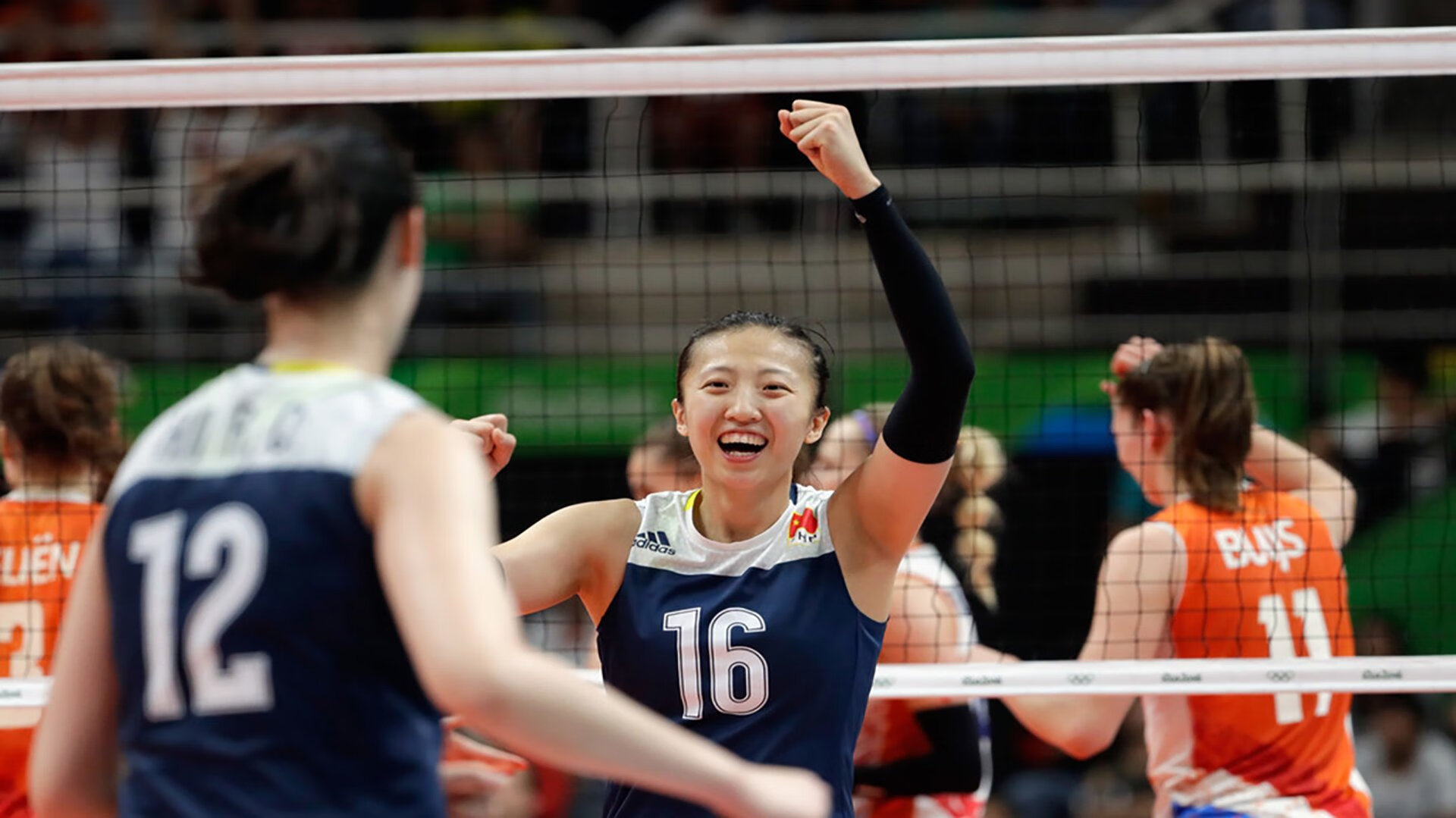 2026美加墨世界杯-体坛巅峰战，巴特勒德罗巴联手挑战国足，90分钟悬念未解
